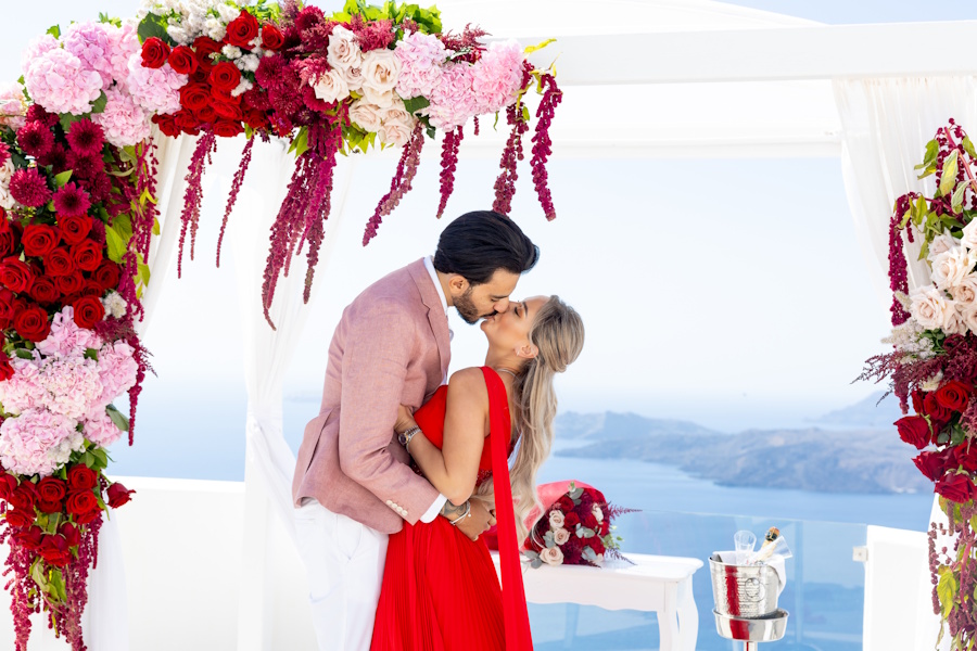 A Santorini Proposal: Mahmoud & Arwa’s Love Elevated Above the Aegean