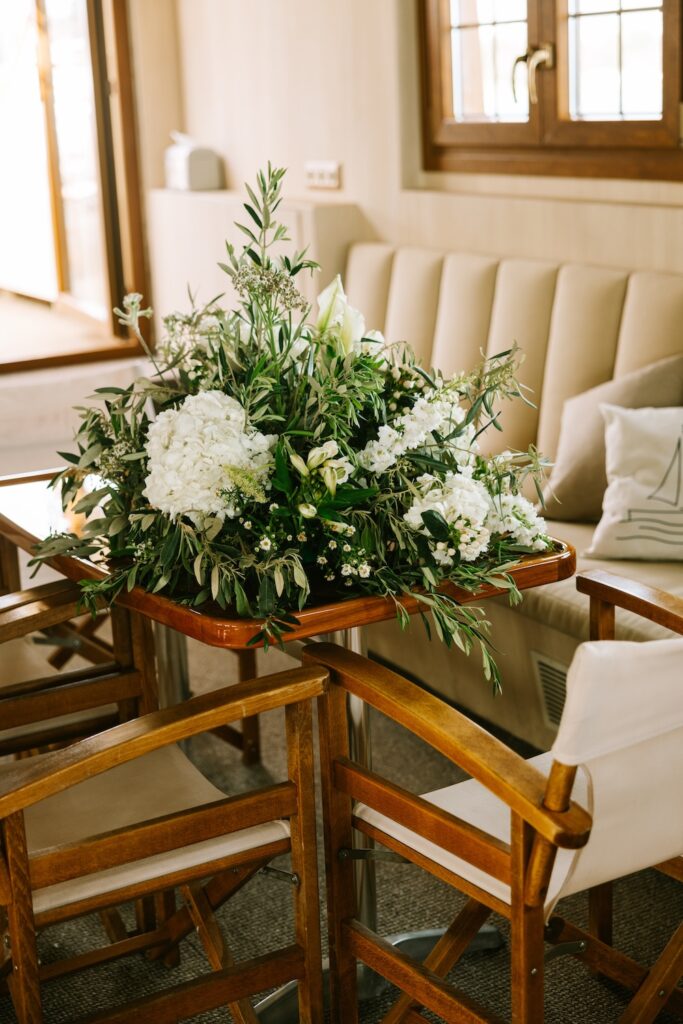 luxury-yacht-wedding-decor
